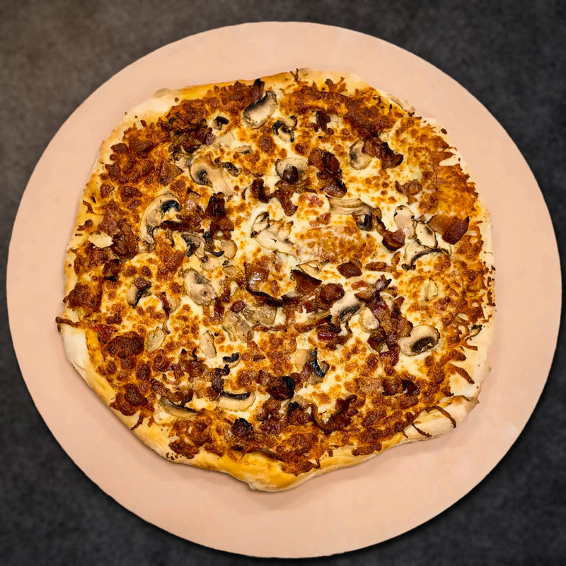 Jolibourg Pizza (pepperoni, mushrooms, cheese, bacon)