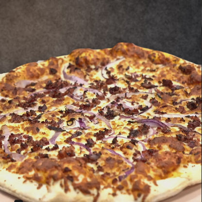 Smoked Meat Pizza (onions, cheese, smoked meat)